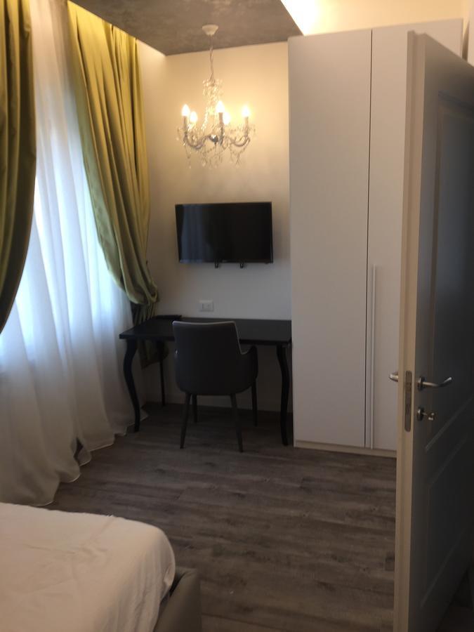 Double A Guest House Mestre Eksteriør billede